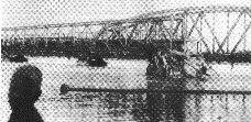 Teilweise zerstrte Eisenbahnbrcke der Linie nach Ergste