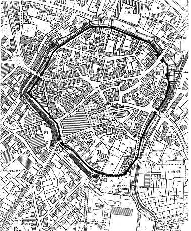 Abb. 2 Arbeitskarte des Verfassers nach der Deutschen Grundkarte von 1984, mit dem Verlauf des Befestigungsrings im heutigen Stadtbild. Maßstab 1:3155. Abb. unmastblich.